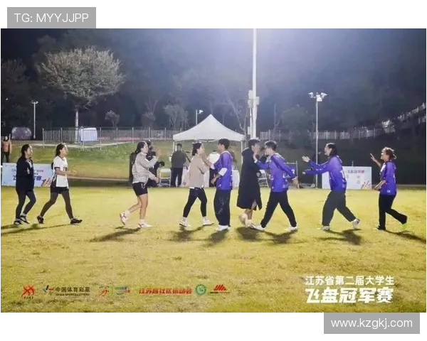 南京飞盘队在世界攀岩锦标赛中的灵活性表现引发广泛关注与讨论