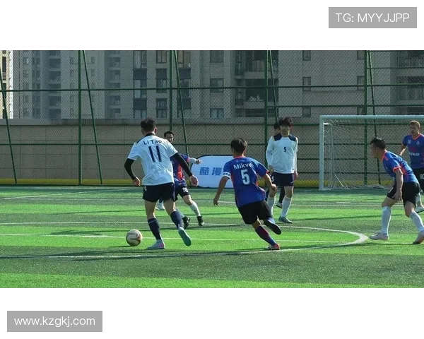 杭州足球队状态引发热议球迷与专家观点交锋分析